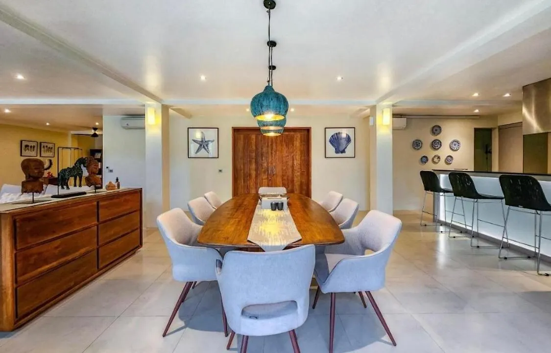 Viva Lavida 4 Bedroom Green Huge Vila Cyn Canggu