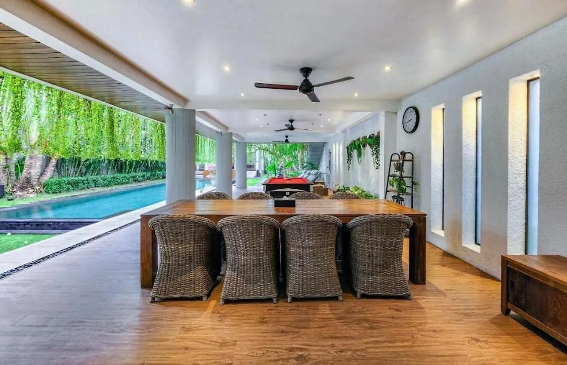 Villa Viva Lavida 4 Bedroom Green Huge Vila Cyn Canggu  Indonesia